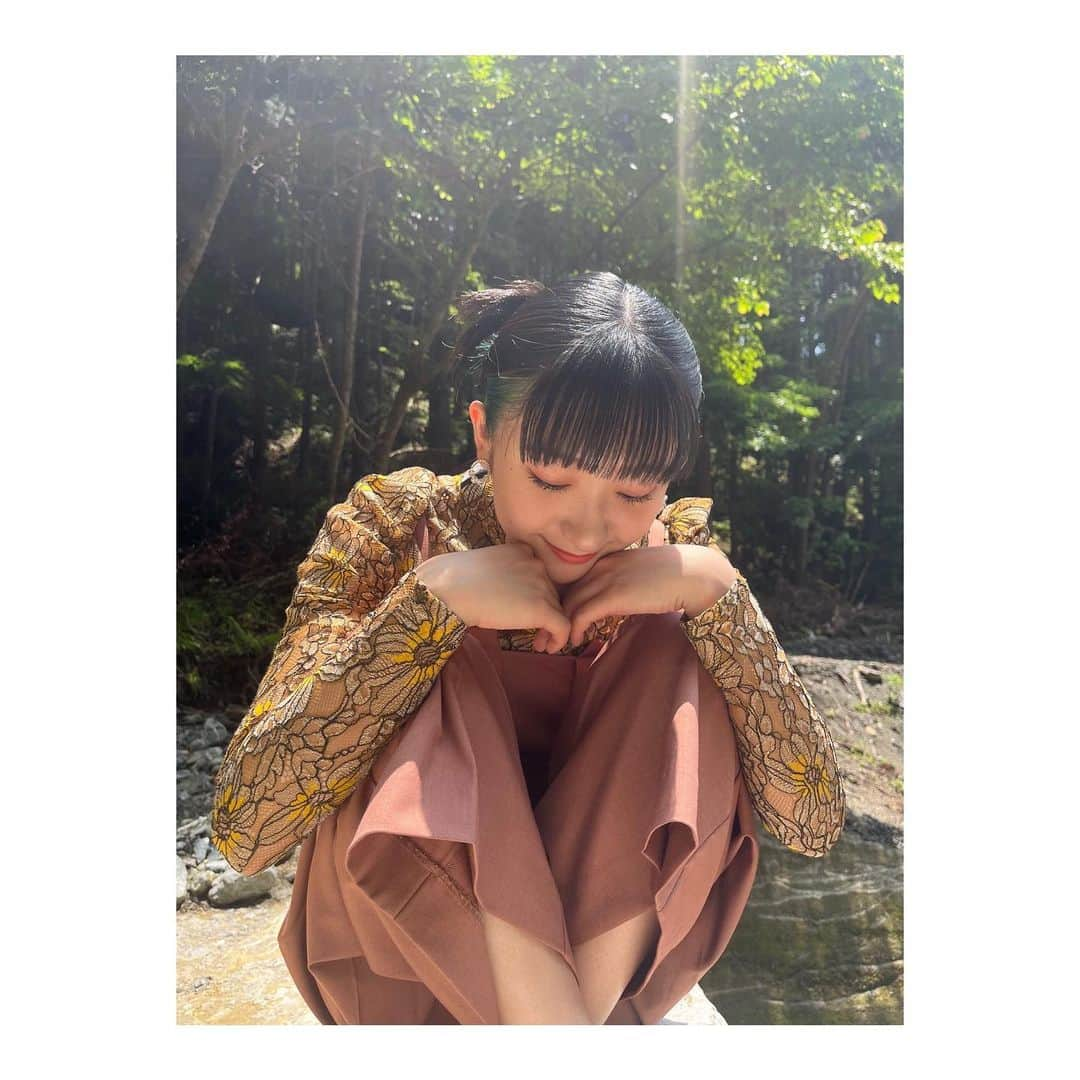 秋山眞緒さんのインスタグラム写真 - (秋山眞緒Instagram)「． 「でも・・・いいよ」 mv公開されました🌴 ⁡ 良かったらたくさん見てください♡ #tsubaki_factory #秋山眞緒」9月3日 22時04分 - mao__akiyama.official