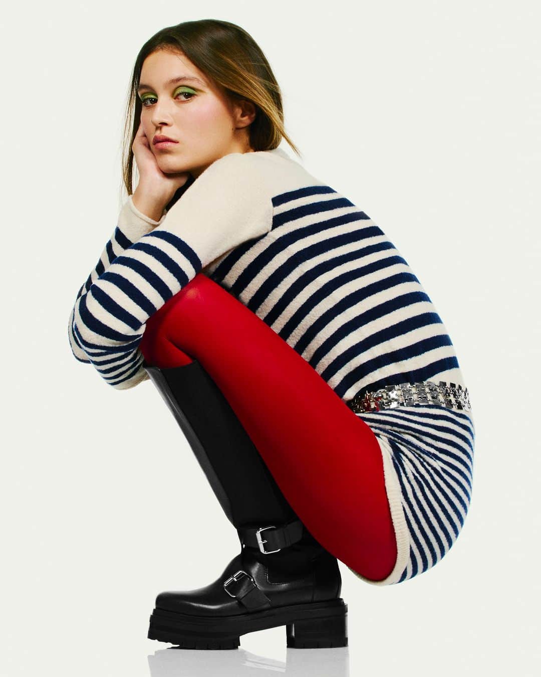 ピエール アルディのインスタグラム：「Head over heels motion. Discover the new Pierre Hardy Fall-Winter 23 collection on pierrehardy.com  Creative Direction & Styling: @MarieAmelieSauve & 20_23 Production : @AdeusFilms Photographer : @RoryVanMillingen Make up Artist : @KarinWesterlundd  Hair Stylist : @AlexanderSoltermannHair assisted by @DieKunst  #PierreHardy #PierreHardyFW23」