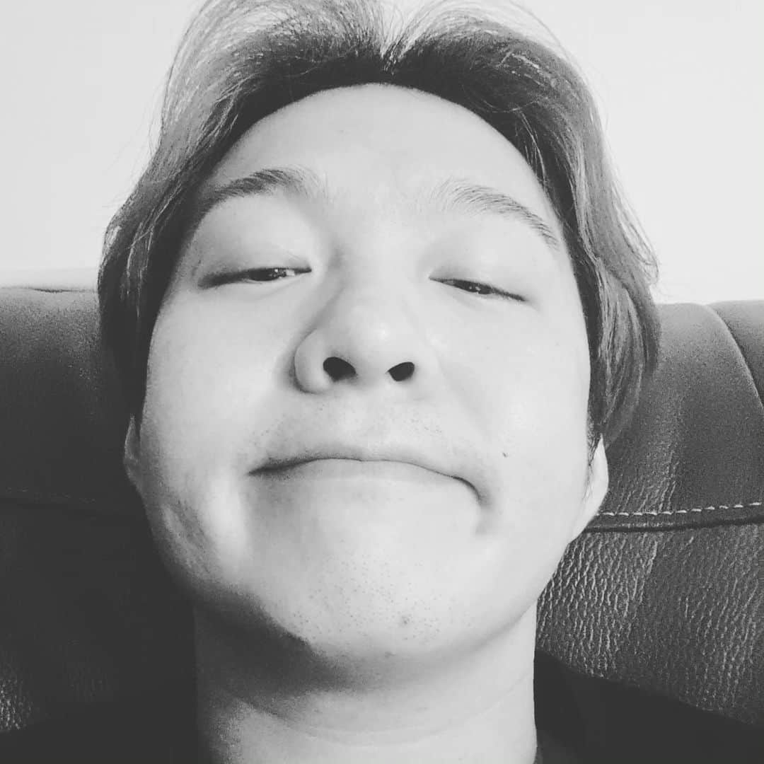 チャンソプ のインスタグラム：「오랜만이야 #예지앞사💙」