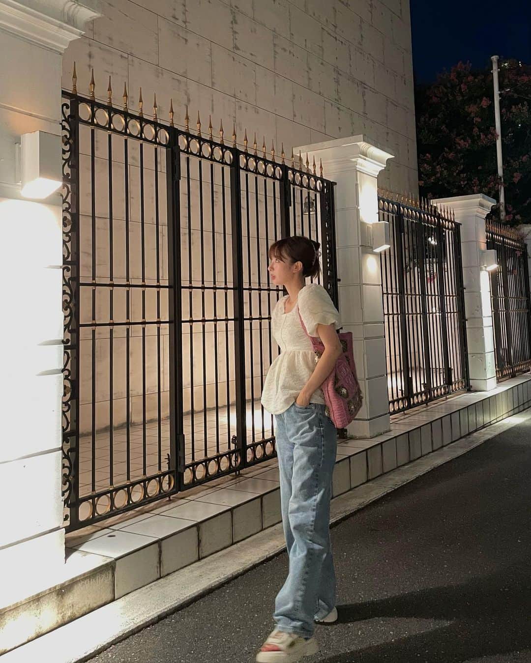宮本茉由さんのインスタグラム写真 - (宮本茉由Instagram)「夜散歩🚶🏻‍♀️♡ with @ami_komuro  #まゆふく」9月3日 22時07分 - mayu_miyamoto_official