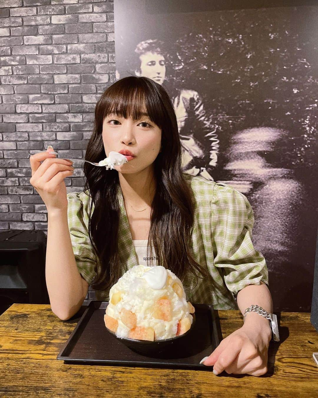 斉藤真木子さんのインスタグラム写真 - (斉藤真木子Instagram)「#amatoよこ田 の生桃スペシャル🍑🍧♡ 一年ぶりのよこ田さん､とっても美味しかったです！  #amatoよこ田かき氷#名古屋かき氷#名古屋カキ氷#栄かき氷#栄カキ氷#久屋大通りカキ氷#丸の内カキ氷#桃カキ氷」9月3日 22時09分 - saitomakiko628