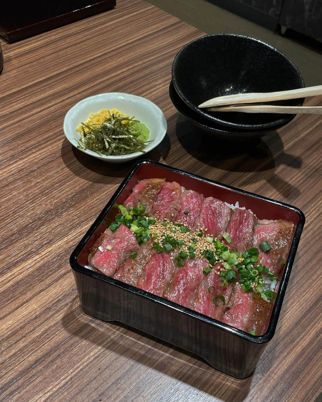 橘ひろなのインスタグラム：「焼肉部🥩  ひつまぶし美味しかった〜✨ 浦和に初めて上陸！  PR @gyurin.urawa  #牛林 #埼玉焼肉 #浦和焼肉 #埼玉グルメ #浦和グルメ #牛タンコース #焼肉牛林 #さいたまグルメ」