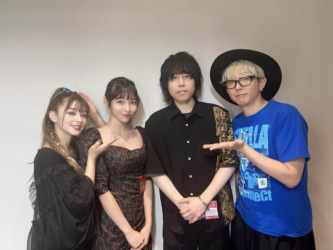 のインスタグラム：「GARNiDELiAさんのツアー東京公演に、上北健さんとお邪魔してきました。  tokuさん、普段お仕事でお会いする時とステージがあまりに違いすぎてびっくりです。  素敵なライブでした、ありがとうございました。 tokuさん、MARiAさん、ワールドツアーまだまだ続きますが、頑張ってください！ 私も早くステージ立ちたいです。  #garnidelia #上北健」