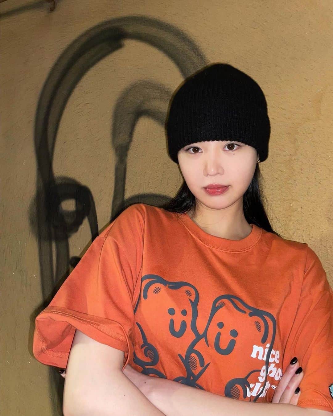 スジンのインスタグラム：「🌻」