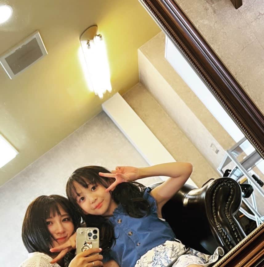 Ai.tのインスタグラム：「. #母娘 . 私の娘だけど時にはお姉ちゃんのような妹のような赤ちゃんのような渚。 . でも渚が本当大きくなったなーと🥹 身長も135cm 靴サイズも22cm . やだもーん、と言ってた渚が🤣🤣🤣 . あっという間に同じ目線になりそうだね🫶 . ストーリー載せたけどお気に入りだかは投稿にも残す🫶」