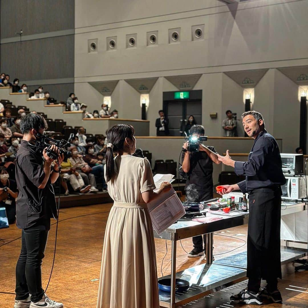 ベリッシモ・フランチェスコさんのインスタグラム写真 - (ベリッシモ・フランチェスコInstagram)「Great food event in Masaki, Ehime❤️ 松前町健康づくりフォーラムではだか麦やはだか麦味噌を使った新感覚の美味しいイタリア料理を紹介させていただきました！感謝❤️🇯🇵🇮🇹 Grandissimo evento sul cibo nella cittadina di Masaki👨‍🍳 #ベリッシモ #料理研究家 #料理研究家ベリッシモ #イタリア料理 #松前町 #松前町グルメ #松前町健康づくりフォーラム #イタリアンシェフ #イタリア料理人 #イタリア料理研究家 #イタリア料理研究家ベリッシモフランチェスコ #南海放送 #中村和憲 #真鍋摩緒 #イケメンシェフ #イケメン料理研究家 #イケオジ料理研究家ベリッシモフランチェスコ #イケメン料理研究家ベリッシモフランチェスコ #francescobellissimochef #cheflife #tvchef #italianchef #celebritychef #masaki #coattoromanoaehime #cucinaitaliana #divulgazioneculturale #ehime #foodevent #おいしい」9月4日 8時17分 - bellissimoyoshi