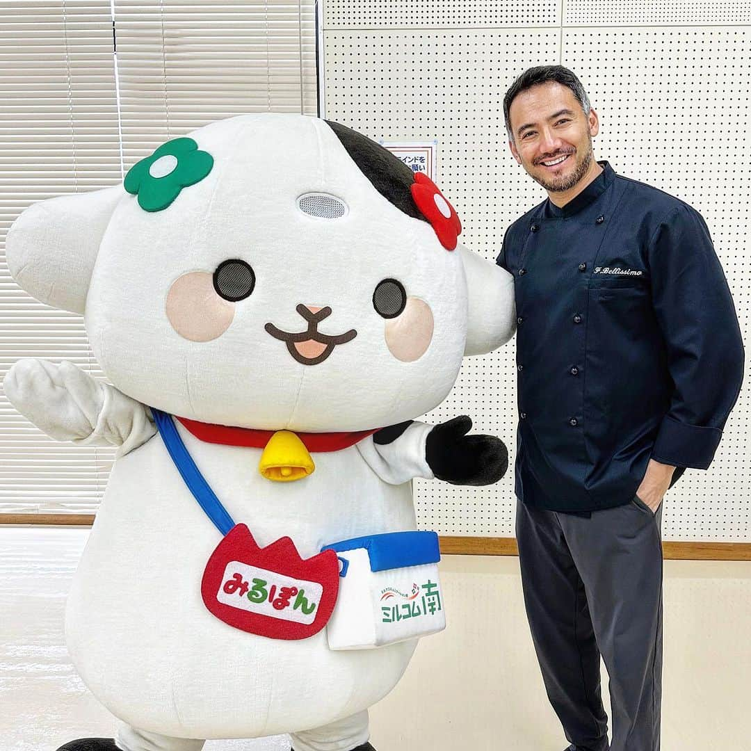 ベリッシモ・フランチェスコさんのインスタグラム写真 - (ベリッシモ・フランチェスコInstagram)「Great food event in Masaki, Ehime❤️ 松前町健康づくりフォーラムではだか麦やはだか麦味噌を使った新感覚の美味しいイタリア料理を紹介させていただきました！感謝❤️🇯🇵🇮🇹 Grandissimo evento sul cibo nella cittadina di Masaki👨‍🍳 #ベリッシモ #料理研究家 #料理研究家ベリッシモ #イタリア料理 #松前町 #松前町グルメ #松前町健康づくりフォーラム #イタリアンシェフ #イタリア料理人 #イタリア料理研究家 #イタリア料理研究家ベリッシモフランチェスコ #南海放送 #中村和憲 #真鍋摩緒 #イケメンシェフ #イケメン料理研究家 #イケオジ料理研究家ベリッシモフランチェスコ #イケメン料理研究家ベリッシモフランチェスコ #francescobellissimochef #cheflife #tvchef #italianchef #celebritychef #masaki #coattoromanoaehime #cucinaitaliana #divulgazioneculturale #ehime #foodevent #おいしい」9月4日 8時17分 - bellissimoyoshi