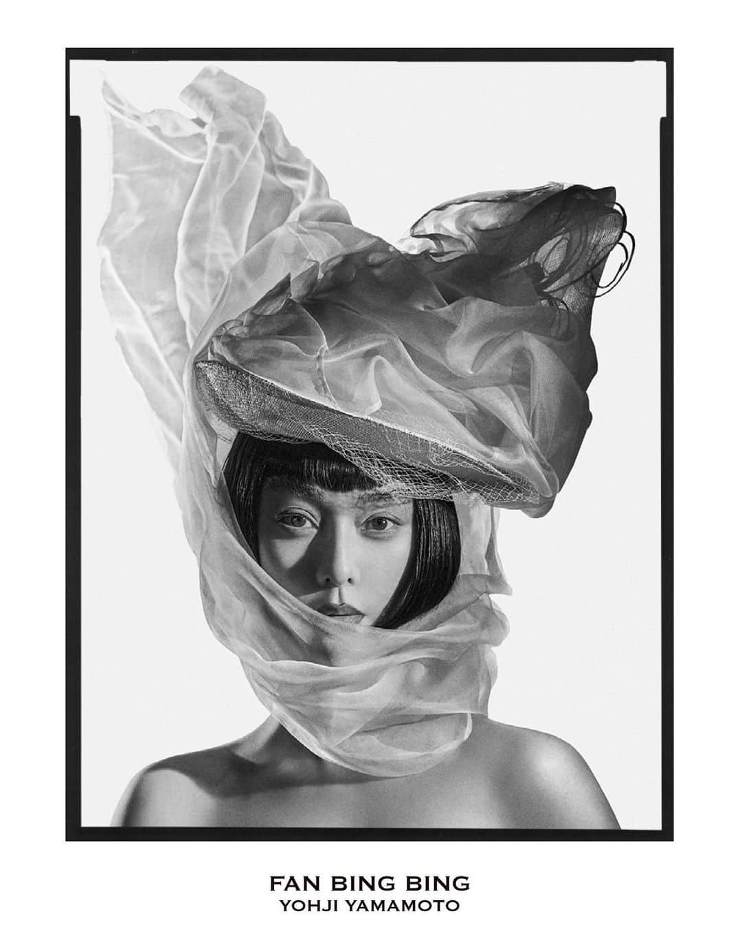 レスリー・キーのインスタグラム：「Super Magazine @supermagazinenyc  ★ 2023SS issue 02★  「A Tribute to Richard Avedon」  ★FAN BING BING★ @bingbing_fan   Photographed by @lesliekeesuper   @avedonfoundation #richardavedon #avedon100 #superavedon #supermagazinenyc #lesliekee @yoshi_miyamasu @hairtetsu @harukadebeau @riz_tokyolady @yohjiyamamotoofficial @yohjiyamamoto.tokyo #fanbingbing」