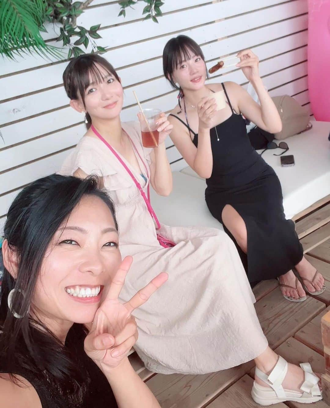 中谷あすみさんのインスタグラム写真 - (中谷あすみInstagram)「9月に入ったけれど海の家最終営業日に江ノ島→逗子とハシゴして夏を楽しんできました💓 今年初海🌊🌊  BBQして海で遊んでサンセットみて花火。。。 盛りだくさんで本当楽しかったーーー🫶  夏よ終わるな！！！  #江ノ島 #逗子海岸 #花火 #BBQ #夏の終わり #海の家 #海水浴場 #湘南ビーチ」9月4日 9時08分 - asumi_naa