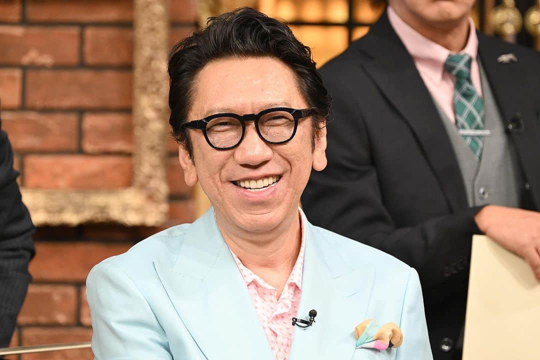 布袋寅泰のインスタグラム：「今夜21時から放送の「しゃべくり007」お楽しみに！ どんな編集になっているのかヒヤヒヤですが💦  日本テレビ系 「しゃべくり007」 9月4日(月)21時00分～21時54分  告知動画: youtu.be/VkY57AqgH2Q #布袋寅泰 #しゃべくり007」