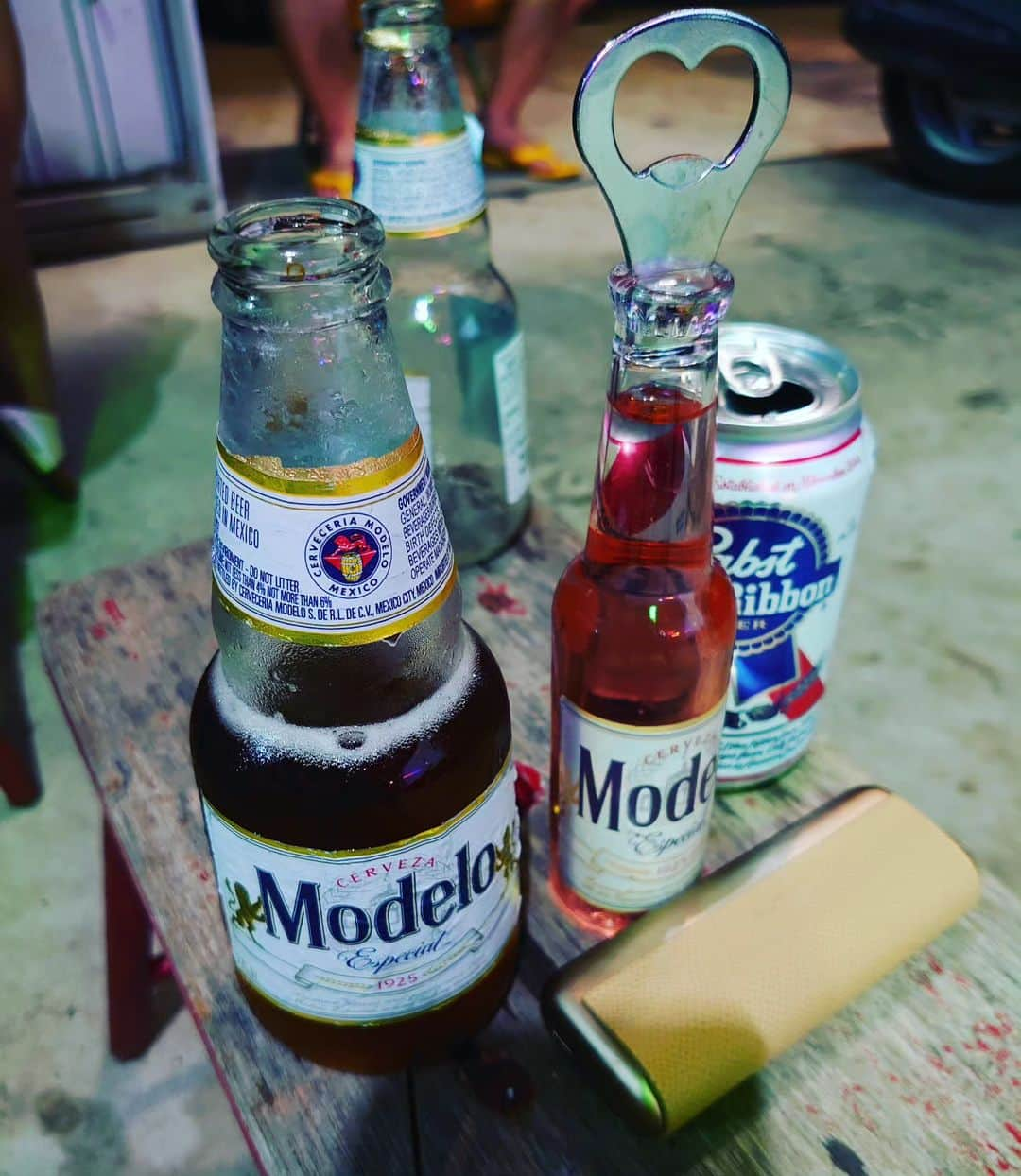 武蔵のインスタグラム：「🍺  #武蔵 #beer  #modelo  #pabstblueribbon  #美味い」