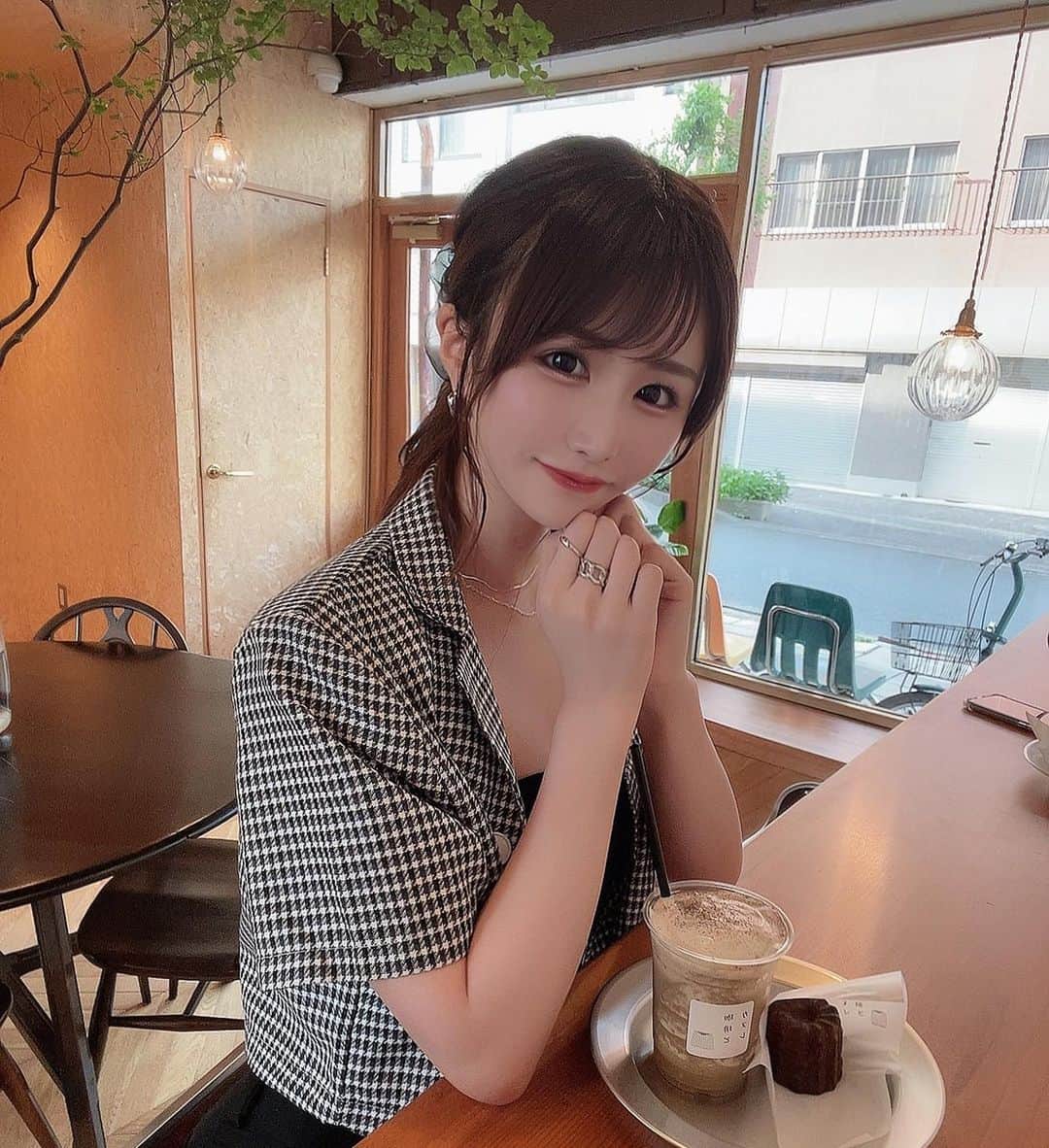 平林萌愛のインスタグラム：「最近はカフェ巡りが好き🫖🤍」