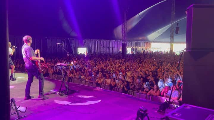 ナタリー・インブルーリアのインスタグラム：「The tent was full of love at @randrcircus in Sheffield yesterday!! So much fun… best crowd this year  ❤️⭐️🥰  And thanks @hendersonsrelish for my personalised bottles in dressing room! ❤️👌🏼  Styling: @fredericalovellpank  Dress: @dreamsisterjane  Shoes: @givenchy   📸 @karenrossiter」