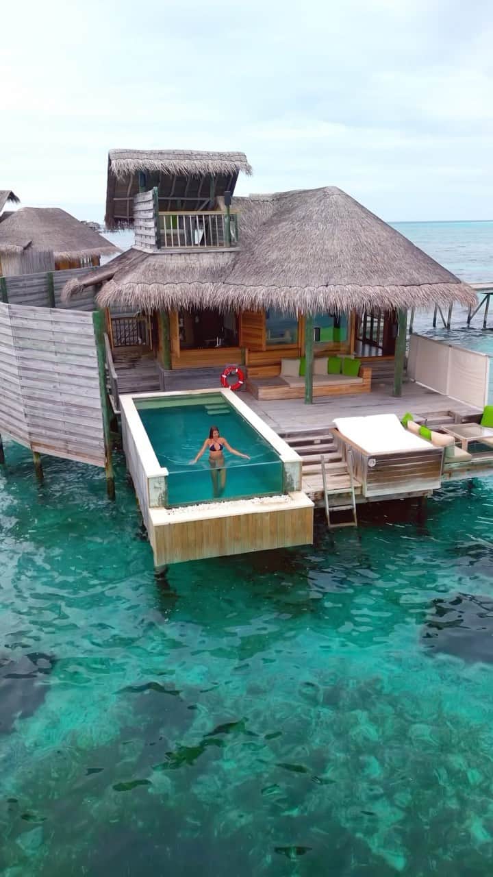 BEAUTIFUL HOTELSのインスタグラム：「Living the tropical dream at @SixSenses Laamu. 😌🏝️ Did we convince you to finally book that Maldives vacation? 🇲🇻  A private pool hideaway with endless views of the ocean is yours at this 5-star resort! 💫 Catch colorful equatorial sunsets, swim the day away, and bask in indulgent living in your luxurious private villa fitted with plush amenities. ❤️  📍 @SixSenses, Maldives 📽 @voyagefox_ 🎶 Disco Lines • All I want is you」