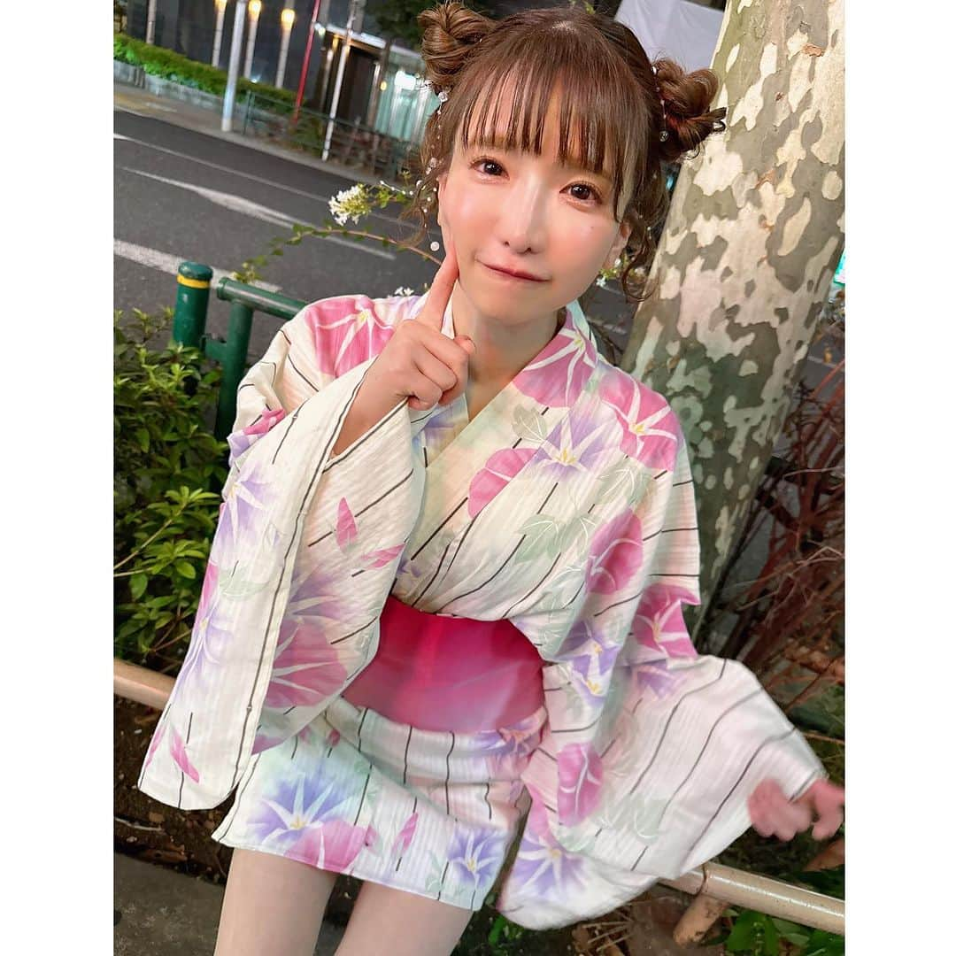 もえのあずきさんのインスタグラム写真 - (もえのあずきInstagram)「夏いっしょにすごしてくれてありがとう🤍 秋も冬もいっぱい思い出つくろうね🐰 #もえあず#エラバレシ#浴衣ヘア #もえあずヘア#ミニ浴衣」9月4日 1時18分 - moeazukitty