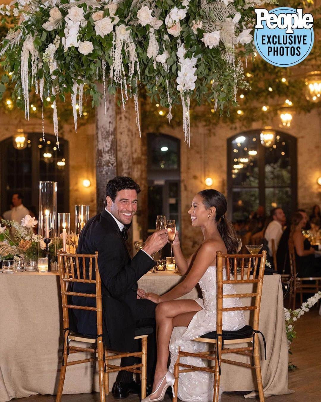 People Magazineさんのインスタグラム写真 - (People MagazineInstagram)「Joe Amabile and Serena Pitt have tied the knot — again!  Nearly a year after they first said “I do” in a New York City courthouse, the couple celebrated their love with a “magical” ceremony at The Cedar Room in Charleston, South Carolina.  “This time around it feels like the start of an exciting new chapter and we are looking forward to continuing doing life together,” Amabile told PEOPLE ahead of the Sept. 2 nuptials.  Head to the link in bio to read all about their special day. | 📷: @olivialeigh」9月4日 1時22分 - people