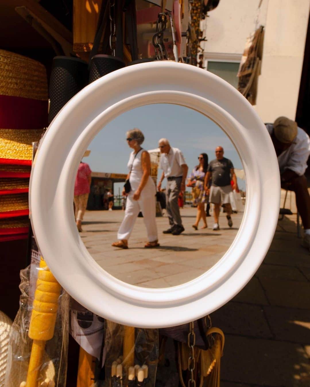 AnOther Magazineのインスタグラム：「Emerging photographers! Every week we’re spotlighting one of your images #AMWeeklyPhoto⁠⁠⁠ ❤️⁠ ⁠⁠⁠ This week’s submission is captured in Venice by photographer @grace.haeun 📸⁠ ⁠ ⁠ Swipe through to find out the details for submission ➡️⁠」