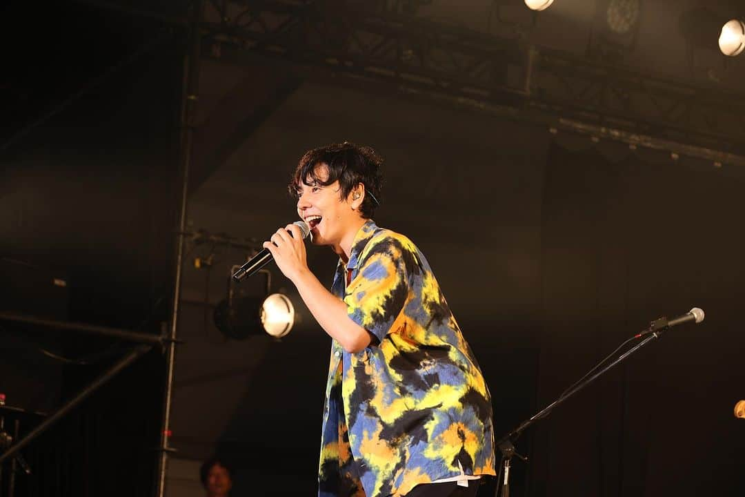 flumpoolさんのインスタグラム写真 - (flumpoolInstagram)「. ⁡ #TOMAKOMAIMIRAIFEST2023 ありがとうございました!!! ⁡ 【SET LIST】 2023.9.3.sun ⁡ 1 星に願いを 2 two of us 3 花になれ 4 夜は眠れるかい？ 5 ヒアソビ 6 君に届け EN labo ⁡ ・・・・・・ 来週は9月10日 SAMRISE Festival 🙋‍♂️ また皆さんライブでお逢いしましょう💫 ⁡ ⁡ 📸photo by official camera ⁡ ⁡ ⁡ 🎸𝙛𝙡𝙪𝙢𝙥𝙤𝙤𝙡 𝙎𝙐𝘽𝙎𝘾𝙍𝙄𝙋𝙏𝙄𝙊𝙉  http://A-Sketch-Inc.lnk.to/flumpool ⁡ ⁡ 🎤𝙀𝙑𝙀𝙉𝙏 9月10日（日）SAMRISE Festival 10月15日（日）めざましテレビ30周年フェス in 札幌 ⁡ ⁡ 🎤𝙊𝙉𝙀 𝙈𝘼𝙉 𝙇𝙄𝙑𝙀 10月1日（日）LINE CUBE SHIBUYA 10月6日（金）日本武道館 ⁡ ⁡ ⁡ #flumpool #フランプール #山村隆太 #阪井一生 #尼川元気 #小倉誠司 #フェスコワイ #フェス怖 ⁡ #苫小牧フェス #MIRAIFEST #TOMAKOMAIMIRAIFEST2023」9月4日 1時41分 - flumpoolofficial