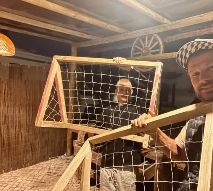 のインスタグラム：「Nossa dinâmica favorita!  O golzinho já tenho, agora falta só as aulas de futebol com o João 😅  #DIY」