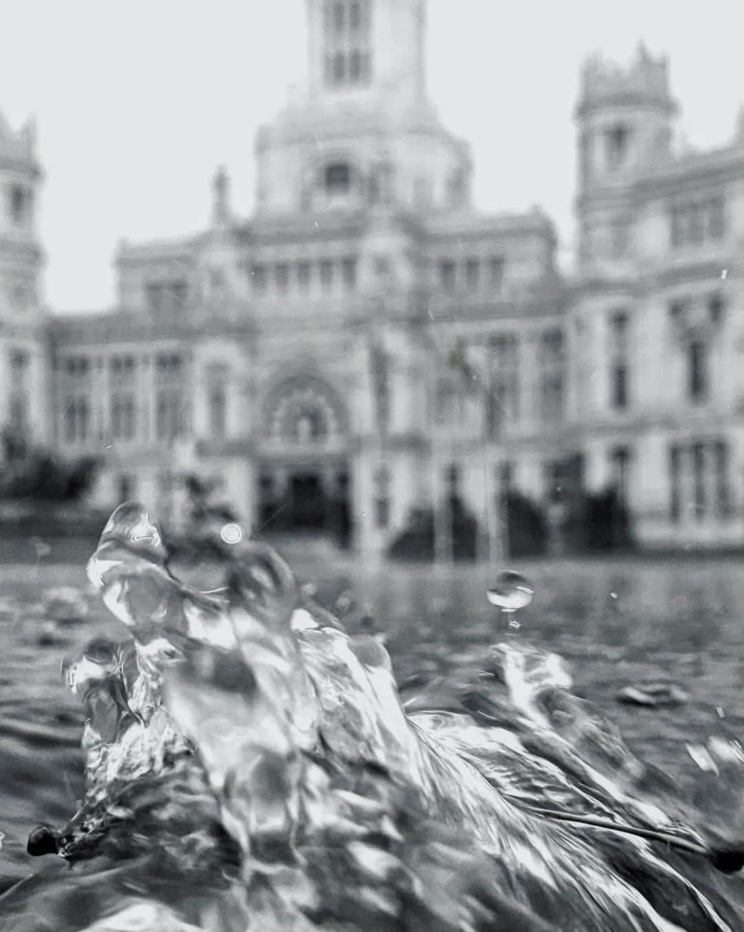 Guido Gutiérrez Ruizさんのインスタグラム写真 - (Guido Gutiérrez RuizInstagram)「Un poco de lluvia por Madrid ☔ A bit of rain in #Madrid #Guigurui」9月4日 2時13分 - guigurui