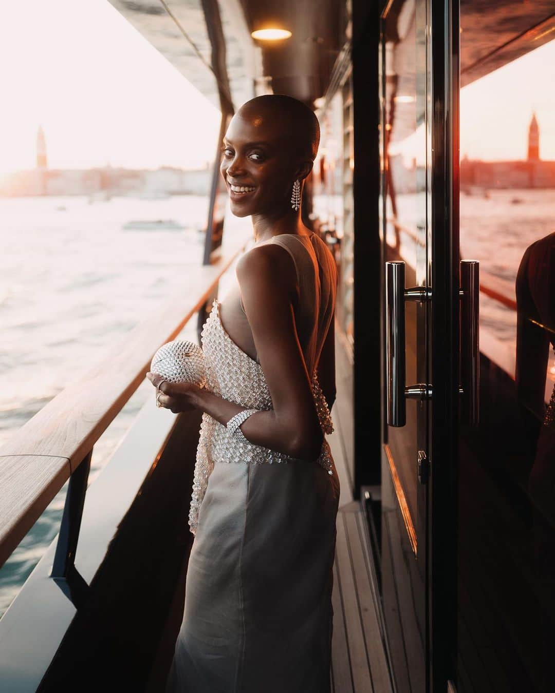 Armani Beautyさんのインスタグラム写真 - (Armani BeautyInstagram)「Memorable moments. Mr. Armani welcomed the Armani beauty Faces, GEN A Collective and special guests at an exclusive cocktail hosted on his yacht in Venice.  @sadiesink_, @sydney_sweeney, @regejean, @gretaferro, @adriaarjona, @madisinrian, @camimendes, @hichasestokes, @lukasgage, @miguelangelsilvestre   @GiorgioArmani  @labiennale  Credits: @germanlarkin, @sgpitalia   #Armanibeauty #Armanimakeup #BiennaleCinema2023 #Venezia80 #GiorgioArmani #GAOneNightOnlyVenezia #SadieSink #SydneySweeney #RegeJeanPage #GretaFerro #AdriaArjona #MadisinRian #CamilaMendes #ChaseStokes #LukasGage #MiguelAngelSilvestre」9月4日 2時19分 - armanibeauty