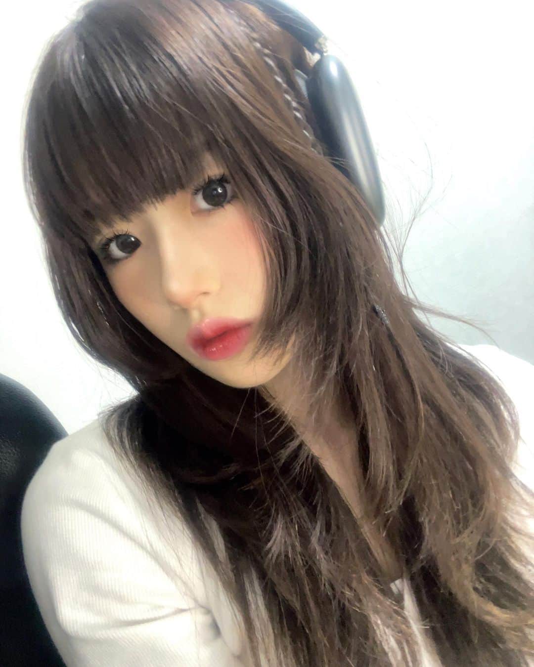 沖楓花のインスタグラム：「いつも応援して下る皆様‪✿‬  22歳の私もよろしくお願いします🎧💝」