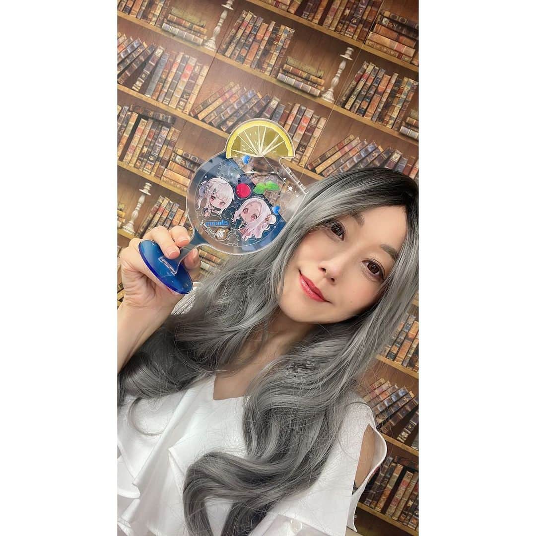 浅川悠のインスタグラム：「#白昼夢の青写真 イベント✨1人4役でステージ２回まわしがんばった✊汗と涙と鼻水と戦いながらの演技でした🥹暑い中来てくれたお客さんに大感謝です😭楽屋のモニターがどこかの猫カフェとライブで繋がっていて癒されたー！」