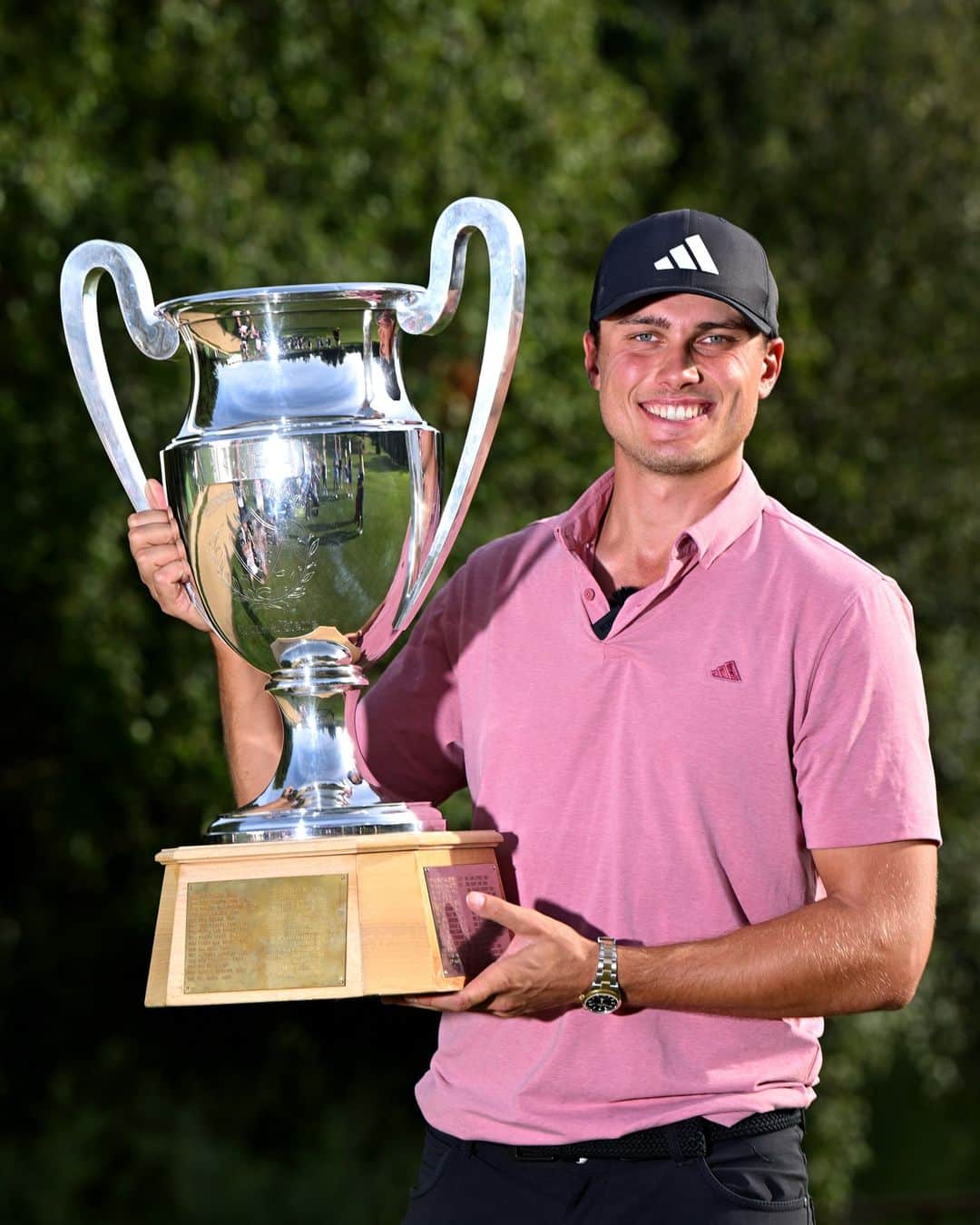 adidas Golfのインスタグラム：「Ludvig Aberg made it happen at the Omega European Masters 🏆  @luddeaberg claims his first professional victory. Welcome to the winner's circle!  #adidasgolf #adidas」