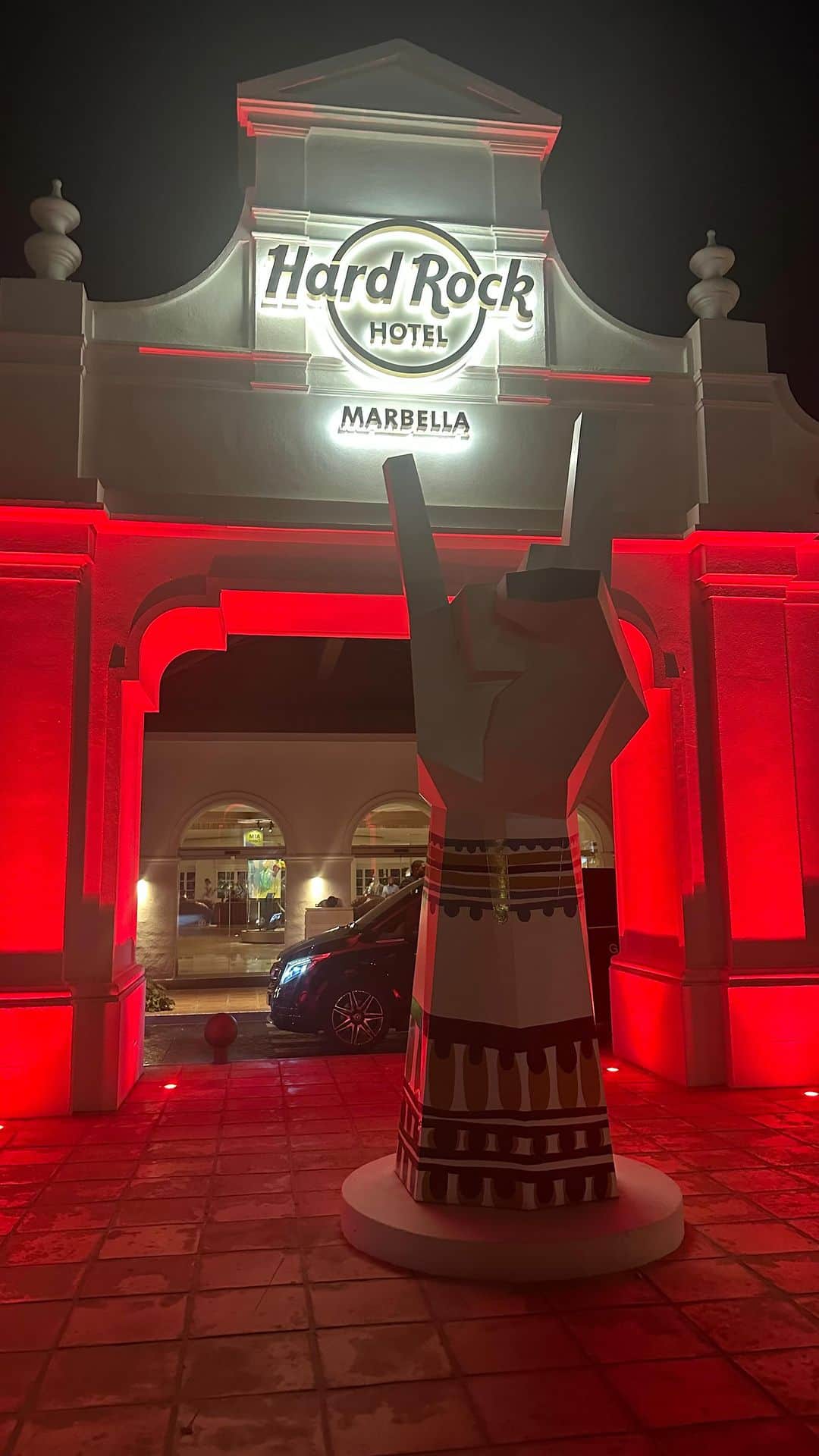 ファボラスのインスタグラム：「Checking In… 🇪🇸」