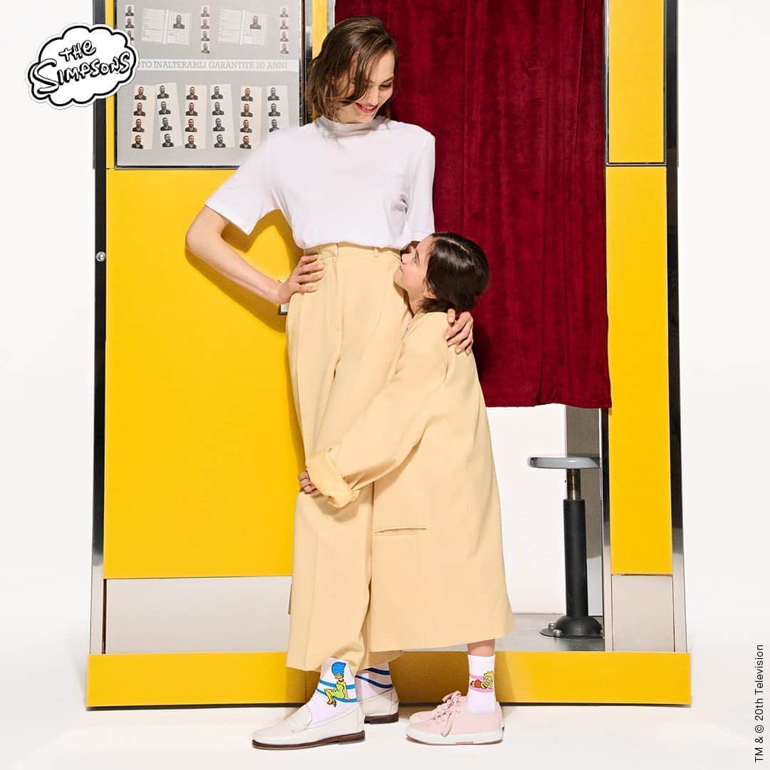 CALZEDONIAさんのインスタグラム写真 - (CALZEDONIAInstagram)「We are great fans of this iconic duo: Marge & Lisa 💖  #calzedonia #BackToSchool #theSimpsons」9月4日 3時10分 - calzedonia