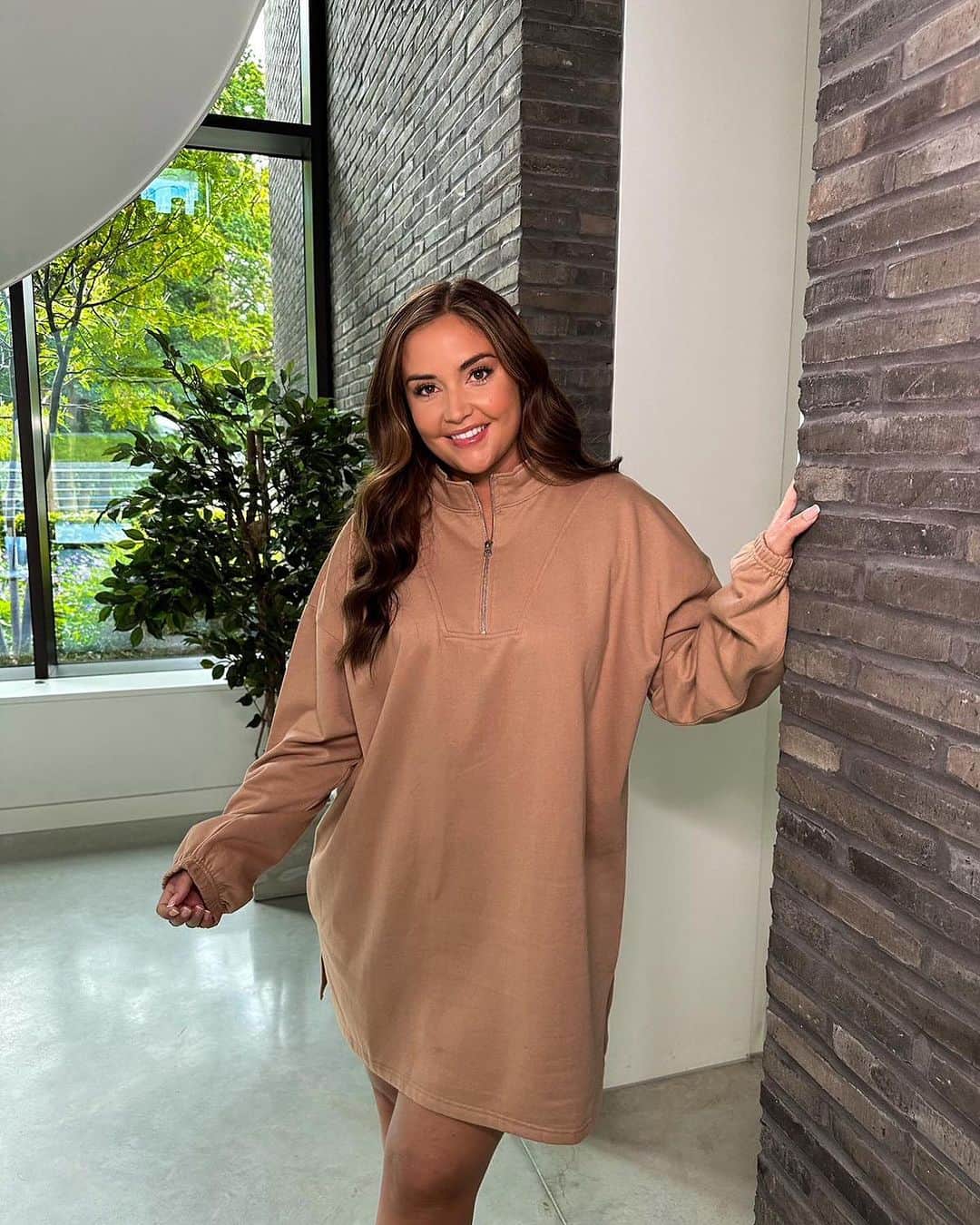 のインスタグラム：「🍂 MY NEW AUTUMN COLLECTION IS LIVE 🍂 Love every look in this range! It’s perfect for Autumn. The whole collection is launching in sizes 6-28, hope you enjoyyy 🥰ad」
