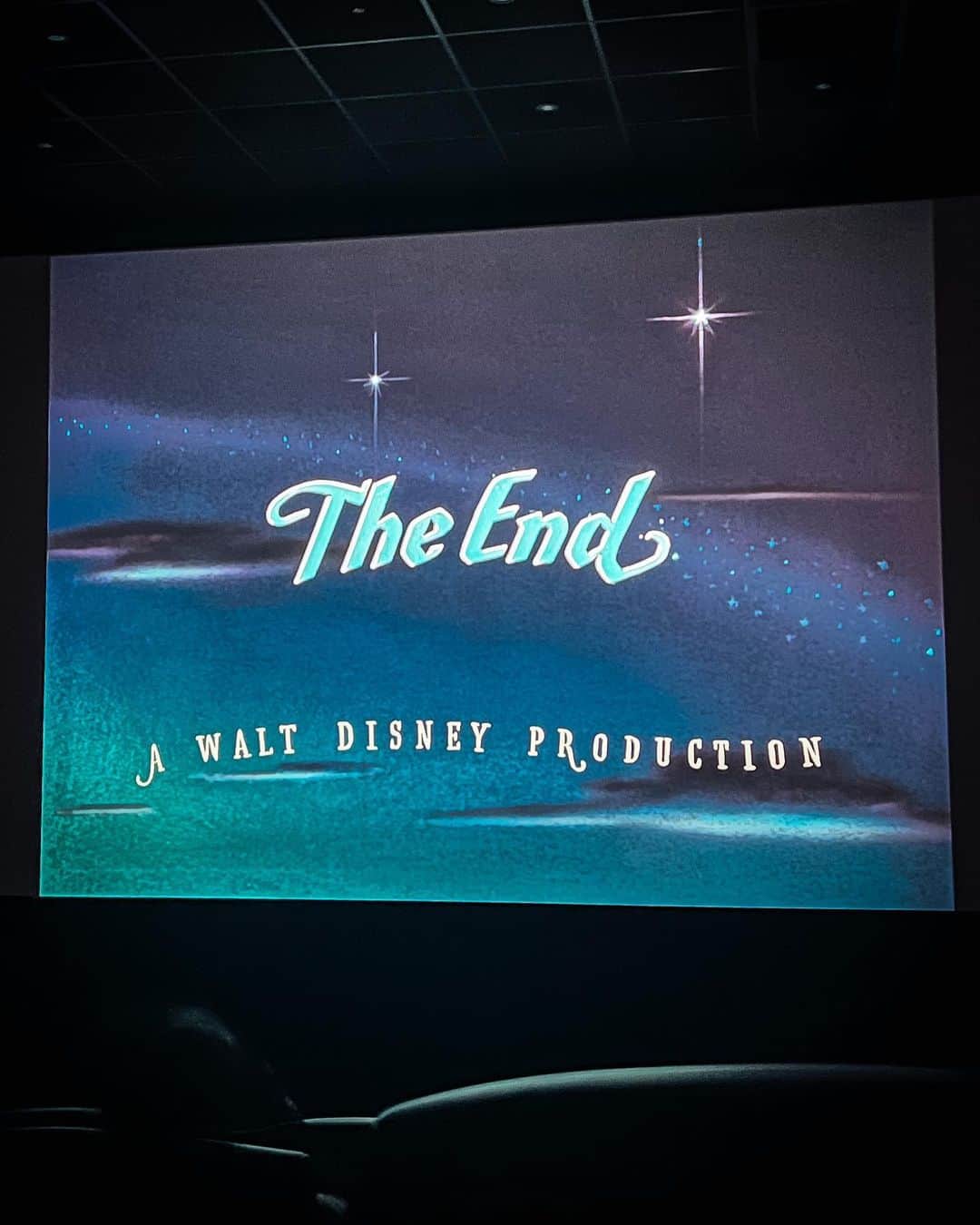 ルイーズ・ペントランドさんのインスタグラム写真 - (ルイーズ・ペントランドInstagram)「Guess the Disneybound! 🧚🏻✨ We saw our local cinema was showing loads of the oldie but goldie Disney films to celebrate #Disney100 and obviously jumped at the chance for a slice of Disney magic on home soil!   We went with a bunch of Pearlie’s gorgeous friends (and their parents obv 🥰) and had the most lovely nostalgic afternoon.  It’s funny because I’ve seen Peter Pan loads of times but when I watched it on the big screen, I saw so many things I hadn’t noticed before!!  Times have definitely changed in terms of world views from when the film was made to now, but I think it still holds so much joy, magic and charm.   Particularly liked the scenes of London and the mermaid lagoon 🧜🏻‍♀️✨  There are more films being shown on Sundays, up and down the country. This was at @northamptonfilmhouse but I’ve seen them listed with @cineworld too!  Hard question now- What would be your dream #disney film to watch on the big screen? Xxx」9月4日 3時24分 - louisepentland