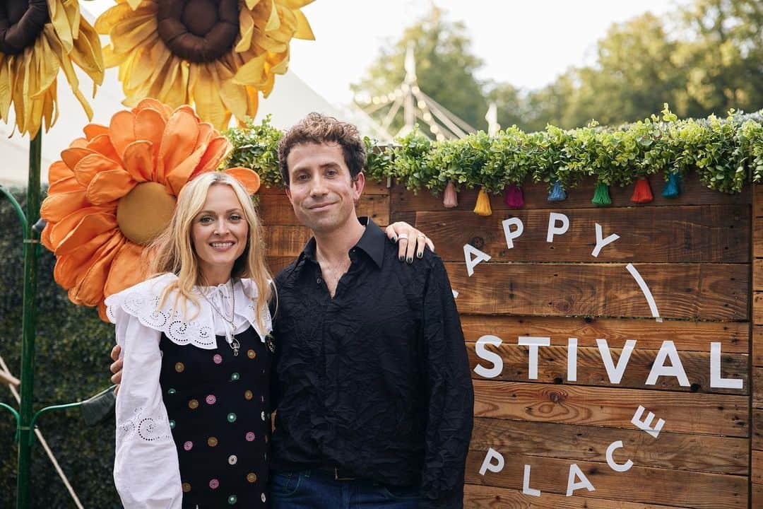 ファーン・コットンのインスタグラム：「Pure joy 🌞🌳❤️ A huge thank you to everyone who joined us at the Happy Place Festival this year - see you in 2024!」