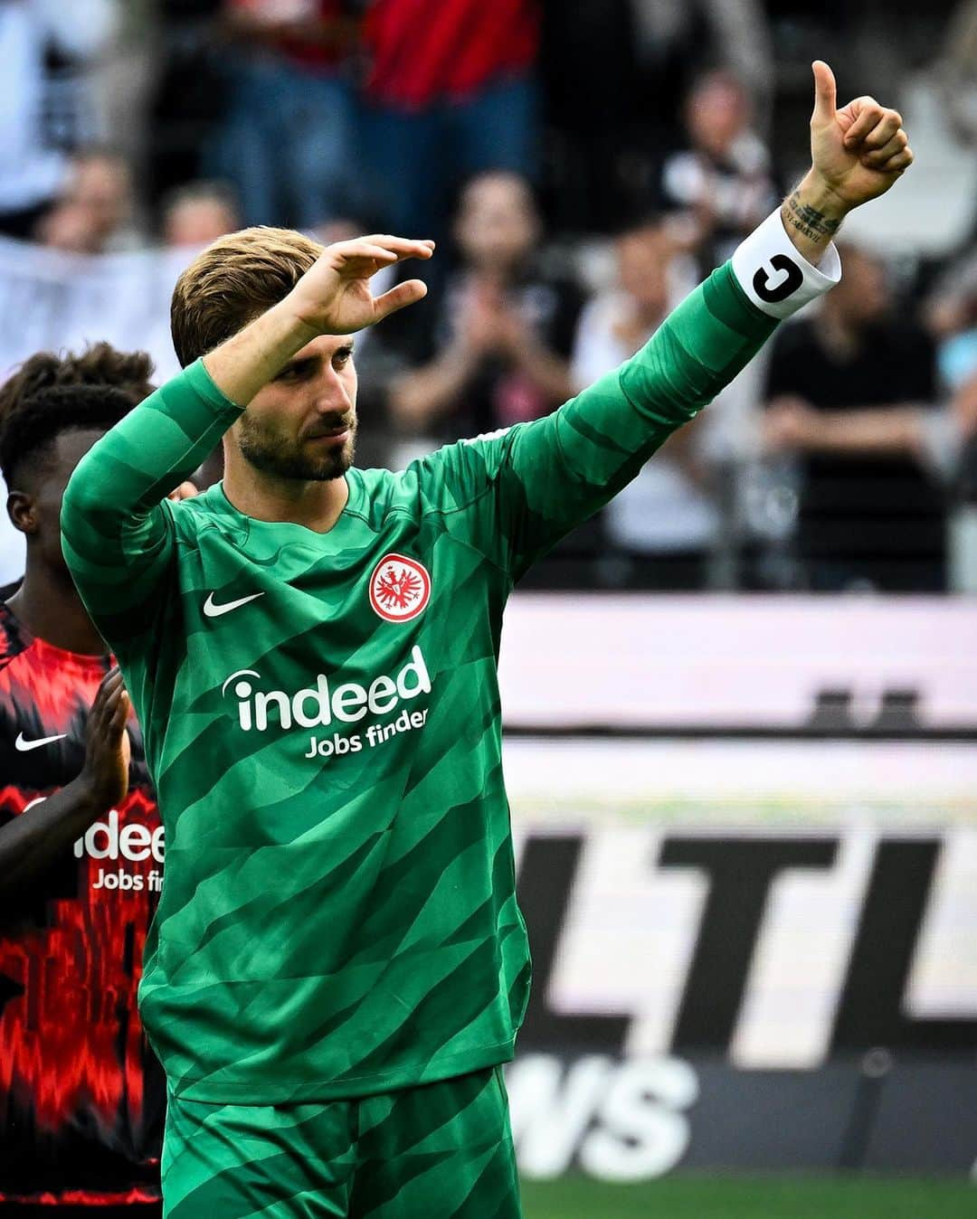 ケヴィン・トラップさんのインスタグラム写真 - (ケヴィン・トラップInstagram)「Proud of my team! 🦅 Thanks to our supporters for that crazy support till the end!!!   #SGE #Eintracht #Frankfurt」9月4日 3時34分 - kevintrapp