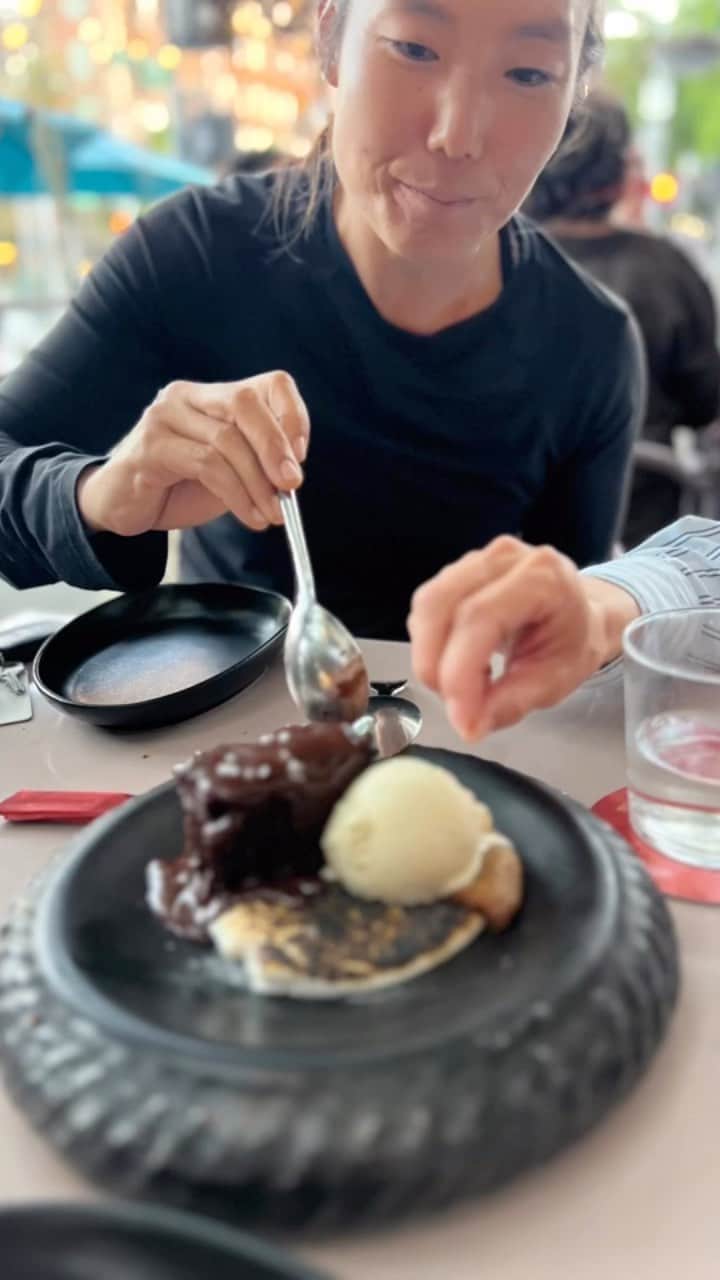 ティファニー・ヨハのインスタグラム：「Send help. 😂」
