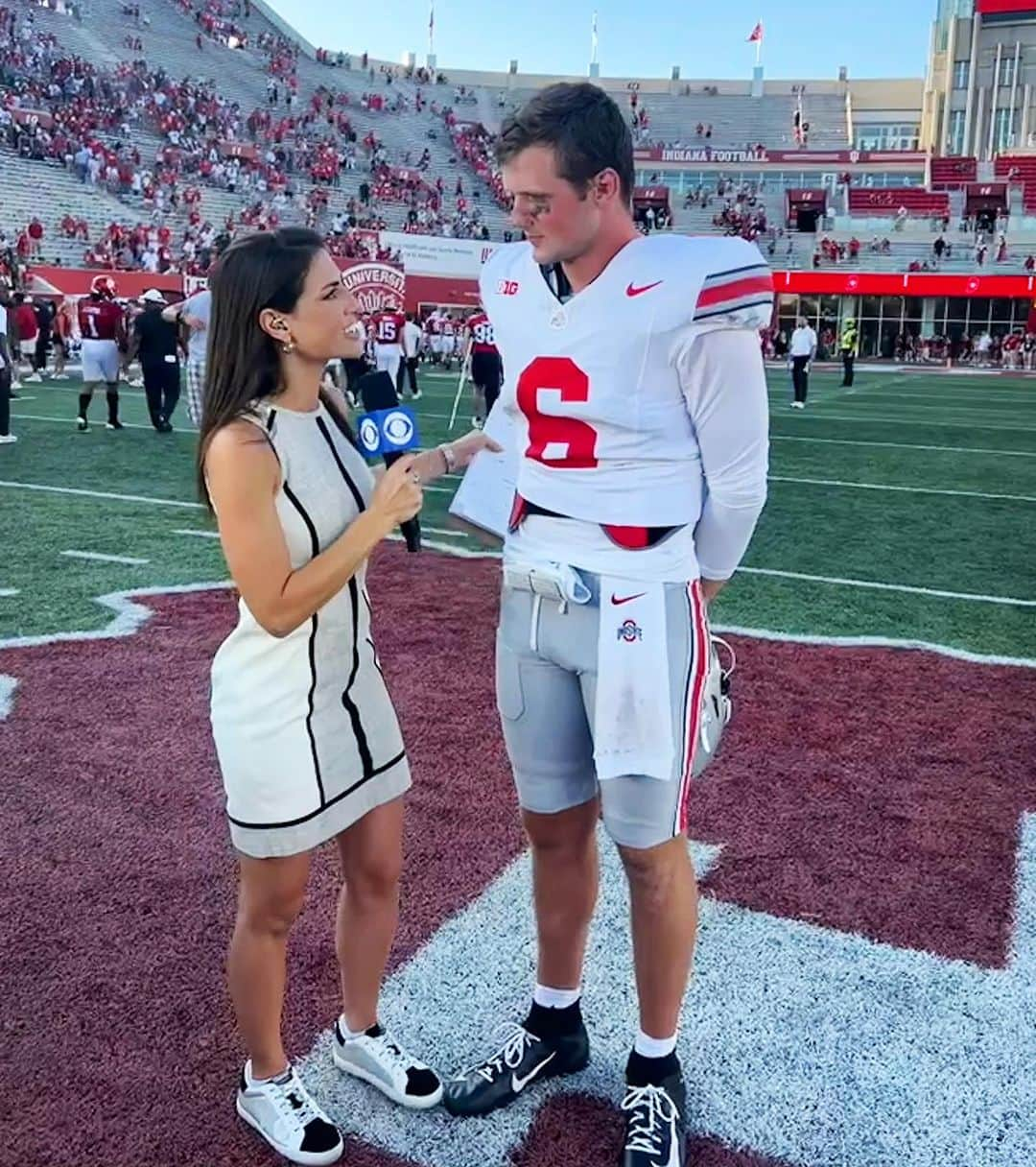 ジェニー・デルのインスタグラム：「Week 1 in the books! 🏈Honored to kick off our new @cbssports deal with the first @bigten game!  Congratulations to @ohiostatefb & @kylemccord on the W 👏🏼」