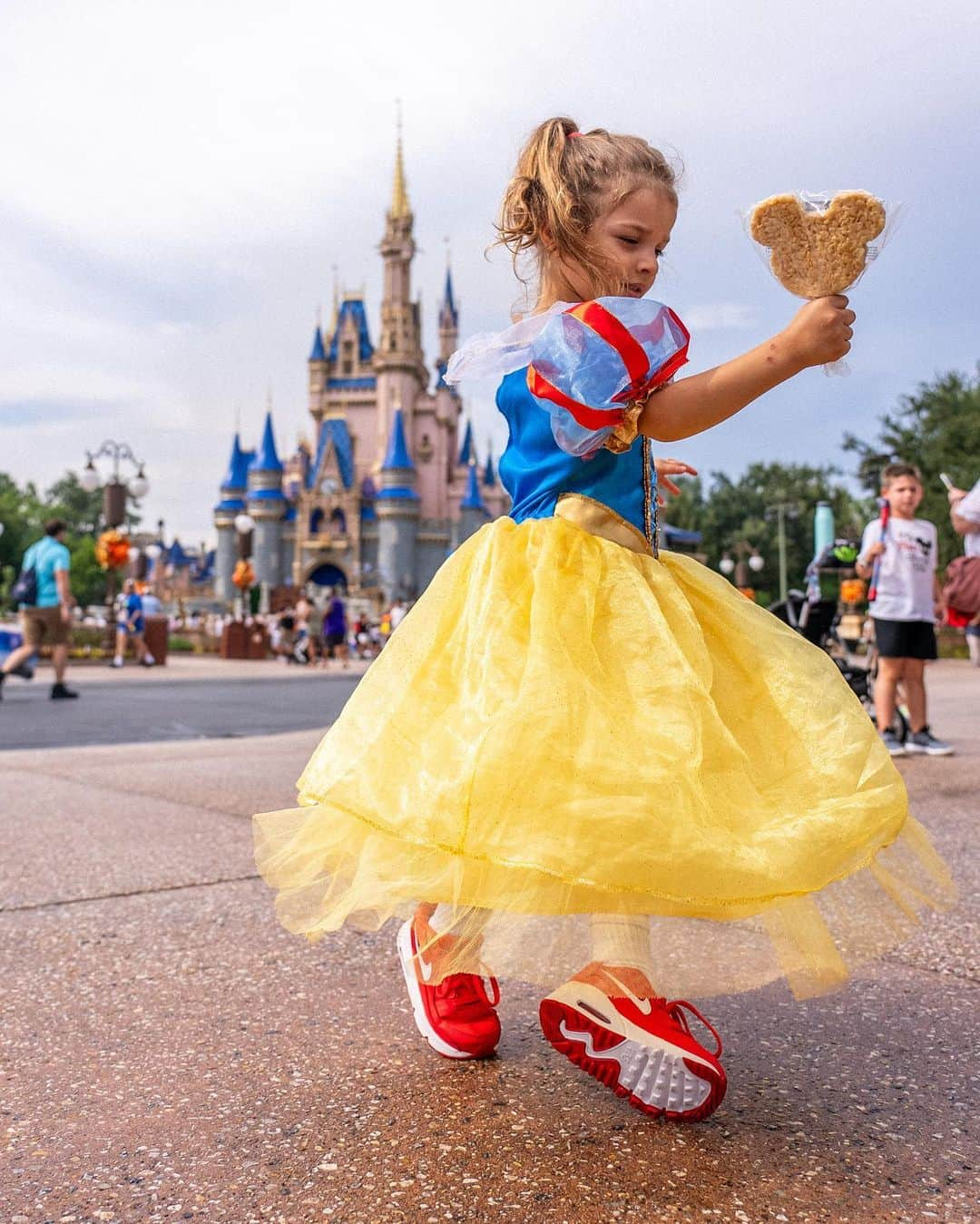 Chay Suedeさんのインスタグラム写真 - (Chay SuedeInstagram)「A gente já tá com saudade.   @disneyworld.brasil   💘」9月4日 9時28分 - chay