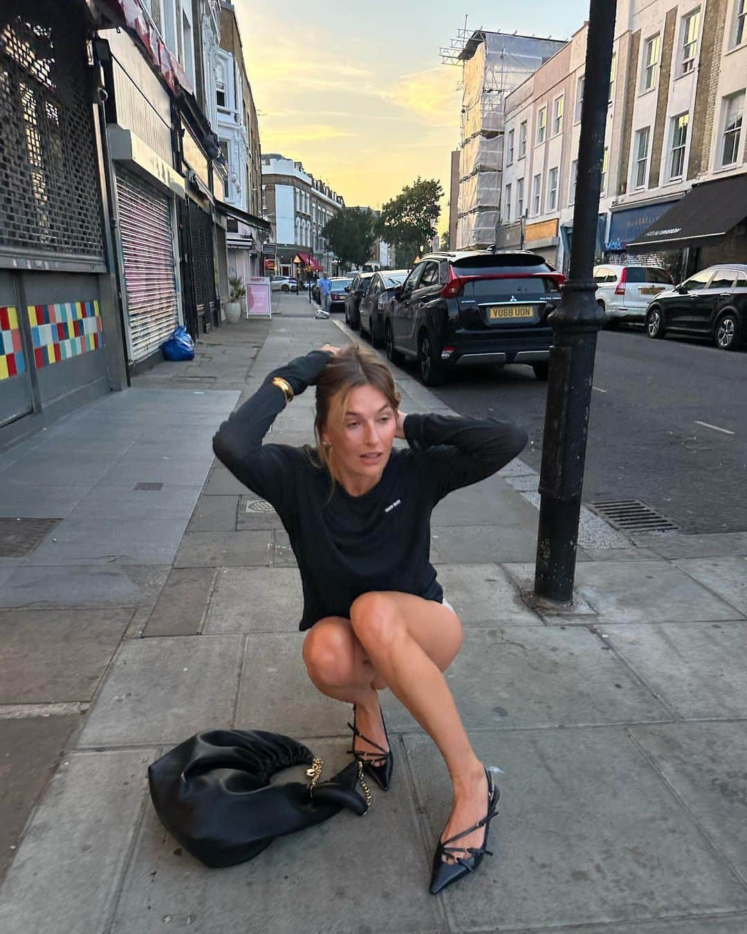 Camille Charriereのインスタグラム：「street gymnastics 🥨」