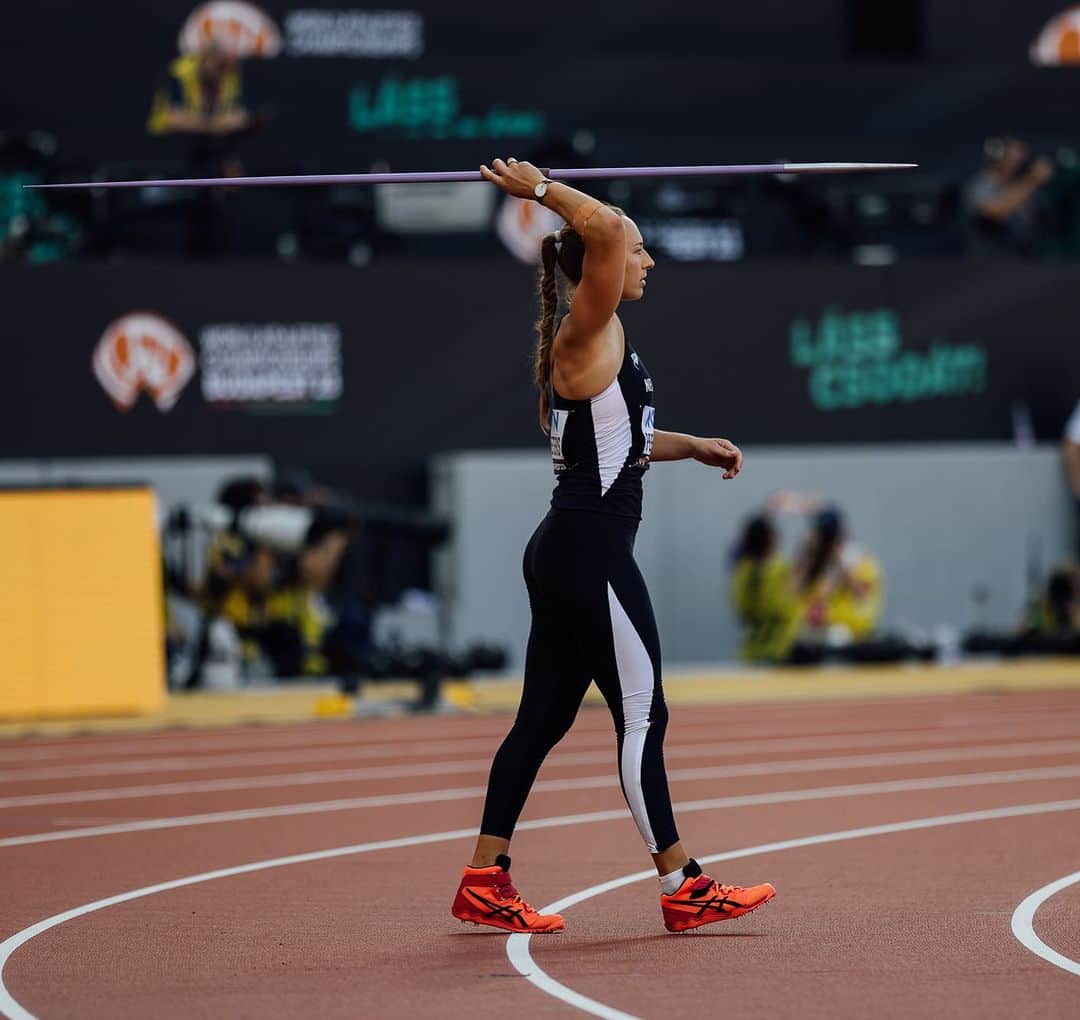 Tori Peetersのインスタグラム：「Back on the runway again soon and there’s plenty of fire in the belly for this one..   💎 Brussels Diamond League  🗓️ September 8th  More info soon on how you can watch…  #diamondleague #javelinthrower #poweredbypics  @allianzmemorialvandamme  📸@michaeldawson.nz」