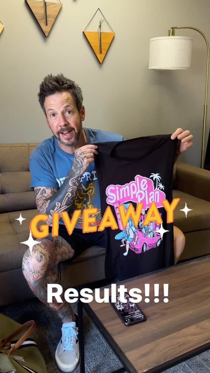 ピエール・ブーヴィエのインスタグラム：「Congratulations @fernanda_olisouza !!! You won my shirt!!! Dm me your address and I will put it in the mail when I get home!」