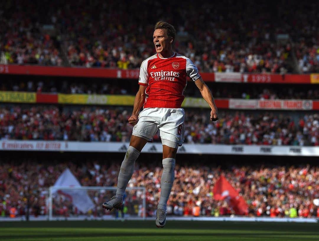 マルティン・ウーデゴールのインスタグラム：「We’re the Arsenal!!  Enjoy gunners 😉」
