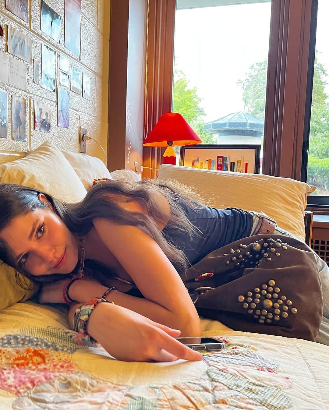 メアリー・マコーマックのインスタグラム：「Happy Birthday sweet girl. Margaret is 19 today and  we just dropped her at college. Boy do we miss her. Time to share her with the world. Lucky world. ❤️ @margarett.morris」