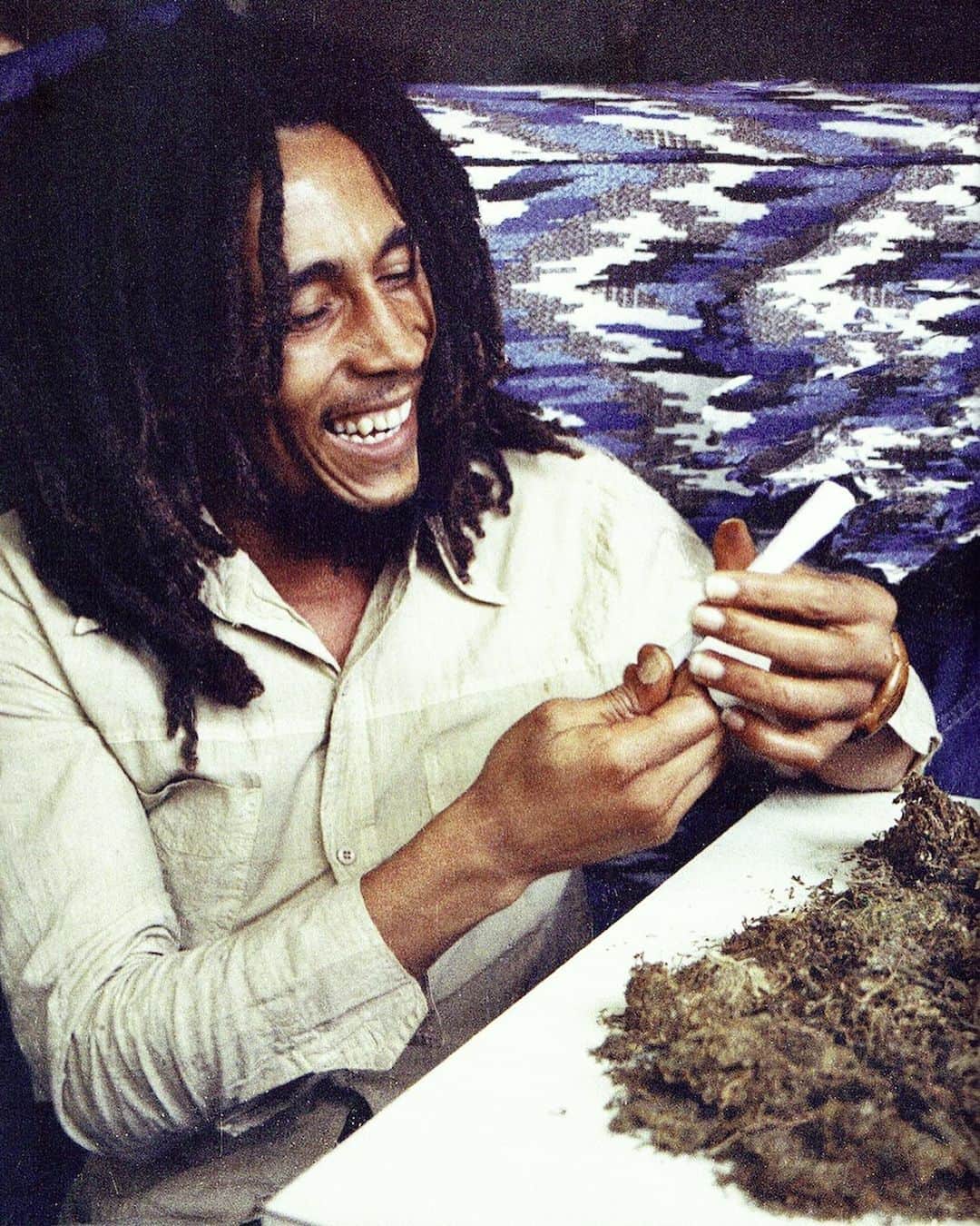 ボブ・マーリーさんのインスタグラム写真 - (ボブ・マーリーInstagram)「Best herb you ever smoked? BOB: “One time I was in Jamaica, was doin' a show, and a man come up to me, and him give me a spliff. Now, dats de bes' herb I ever smoke. Yeah, man—neva get herb like dat again! No, no, no. Just like one tree in de earth, y'know. Sometimes ya just find a tree. It lamb's bread.” #bobmarley  Bob graces the cover of @hightimesmagazine’s September ‘76 issue! #todayinbobslife #bobmarley #hightimes #herb  📸s by @kimgottliebwalker (from her book ‘Bob Marley & the Golden Age of Reggae’) & @davidburnettfoto」9月4日 4時54分 - bobmarley