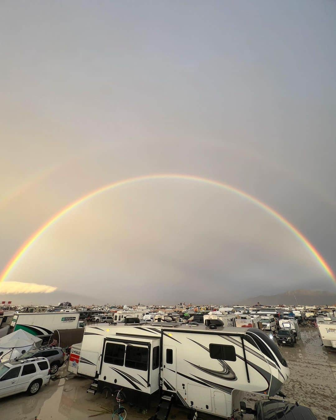 Kaylee Ricciardiさんのインスタグラム写真 - (Kaylee RicciardiInstagram)「This year was so special, probably my favorite out of the past 11. Getting to watch the sunrise from a hot air balloon with some of my favorite people literally brought me to tears. Without rain there’s no rainbows, rain or shine it was a beautiful experience 🌧️☀️🌈❤️‍🔥」9月4日 6時01分 - kayleericciardi