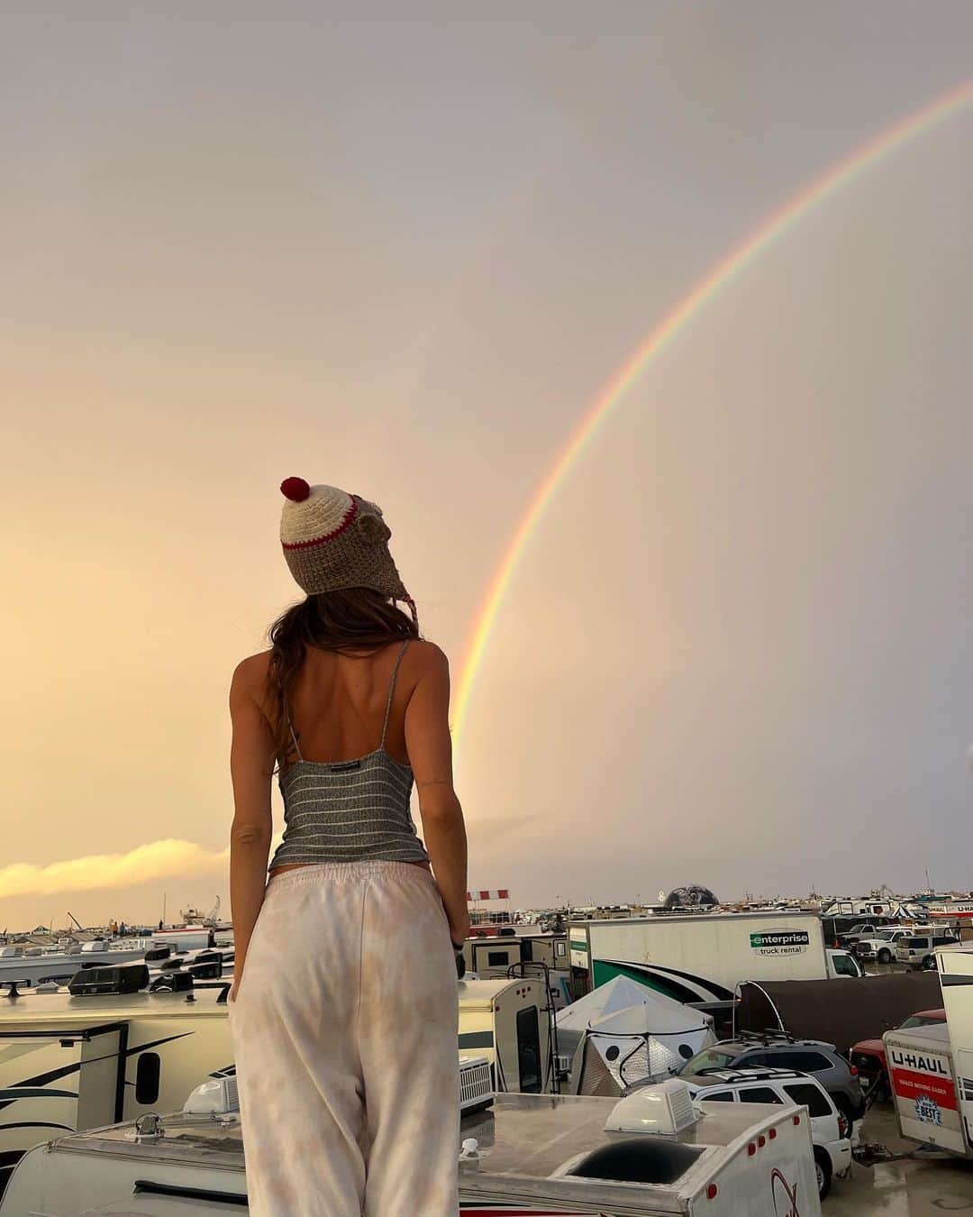 Kaylee Ricciardiさんのインスタグラム写真 - (Kaylee RicciardiInstagram)「This year was so special, probably my favorite out of the past 11. Getting to watch the sunrise from a hot air balloon with some of my favorite people literally brought me to tears. Without rain there’s no rainbows, rain or shine it was a beautiful experience 🌧️☀️🌈❤️‍🔥」9月4日 6時01分 - kayleericciardi