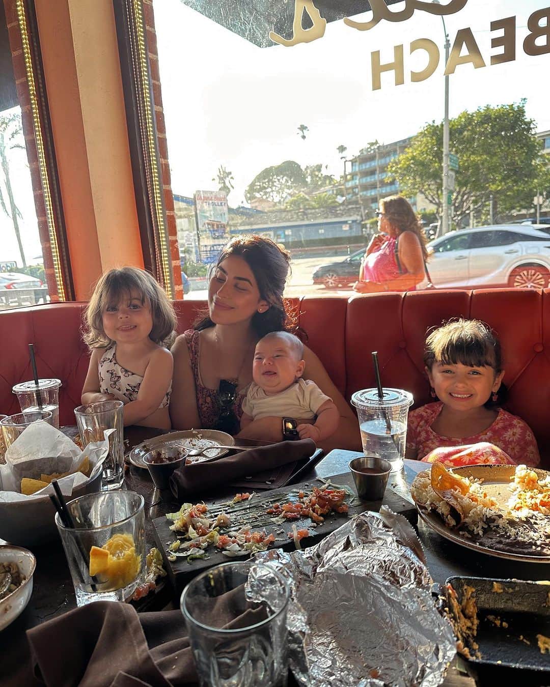 Sazan Hendrixのインスタグラム：「I’ll have the delicious trio, triple the love with a side of laughter and meltdowns right off the menu of mom life! 🤪🍽️♥️ #happysunday #labordayweekend #momof3 #californiaadventure」