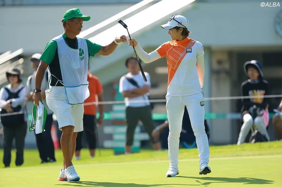 小野祐夢のインスタグラム：「. ニトリレディスゴルフトーナメント⛳️ ゴルフ5レディスプロゴルフトーナメント⛳️  今年の北海道での試合が全て終わりました✈️ 今回はこの北海道の2試合の間に埼玉で女子オープンの予選があったのでハードな2週間でした😇 周りの人のサポートのおかげで疲れることなく頑張れました。  女子オープンの予選はだめだったのでその週はステップに出ることになります。  応援ありがとうございました✨ 今から長崎に飛びます✈️  #北海道 #いつかゆっくり旅したい」