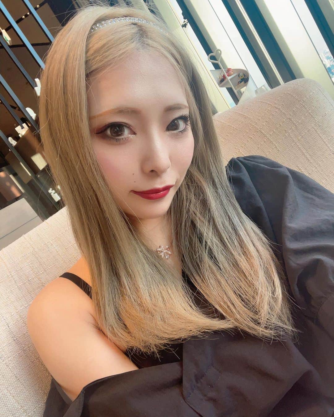 ありえのインスタグラム：「💙💖💙💖💙 : : : おしゃカフェ☕️いきたい。 . .  #バーレスク大阪 #バーレスク東京 #バーレスク大阪ありえ #北新地 #インスタ映え #ホスト  #韓国メイク  #童顔女子  #実物とは異なります   #burlesqueosaka  #burlesquetokyo」