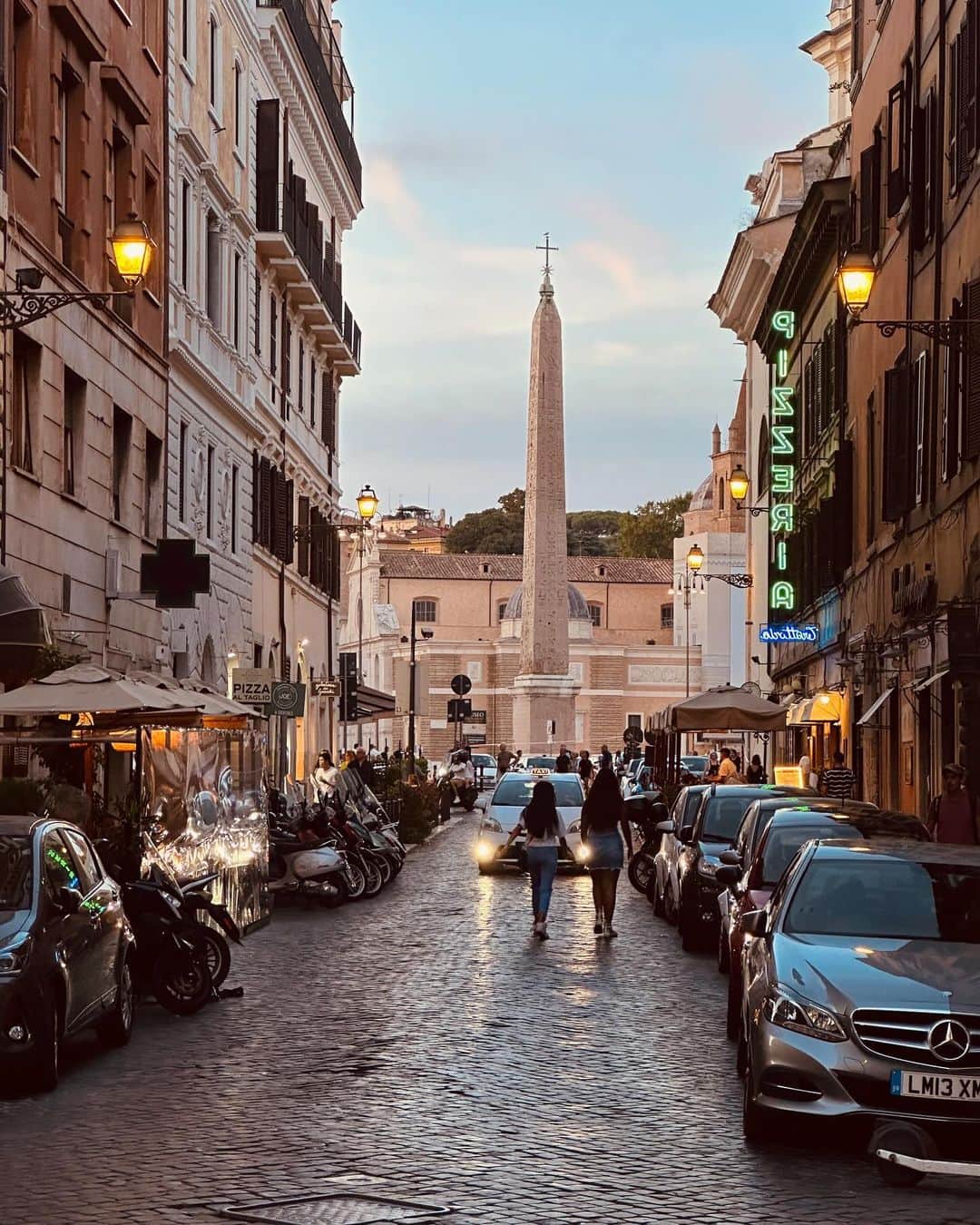 パトリック・J・アダムスのインスタグラム：「Ciao, Roma.」