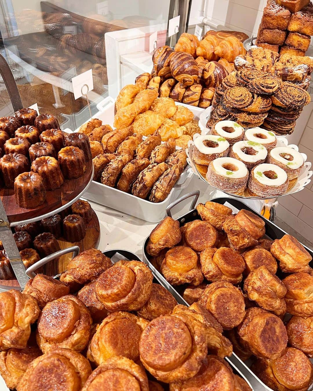 DOMINIQUE ANSEL BAKERYさんのインスタグラム写真 - (DOMINIQUE ANSEL BAKERYInstagram)「We are OPEN at the Bakery in SoHo and the Workshop in Flatiron tomorrow for Labor Day, Monday 9/4. The SoHo Bakery is open with our regular 8am-7pm hours (last day for our What-a-Melon Soft Serve too 🍉🍦). @dominiqueanselworkshop in Flatiron is open from 8am-4pm up on 27th St with all our fresh-baked croissants. 🥐 Happy Labor Day weekend, NYC!」9月4日 6時52分 - dominiqueansel